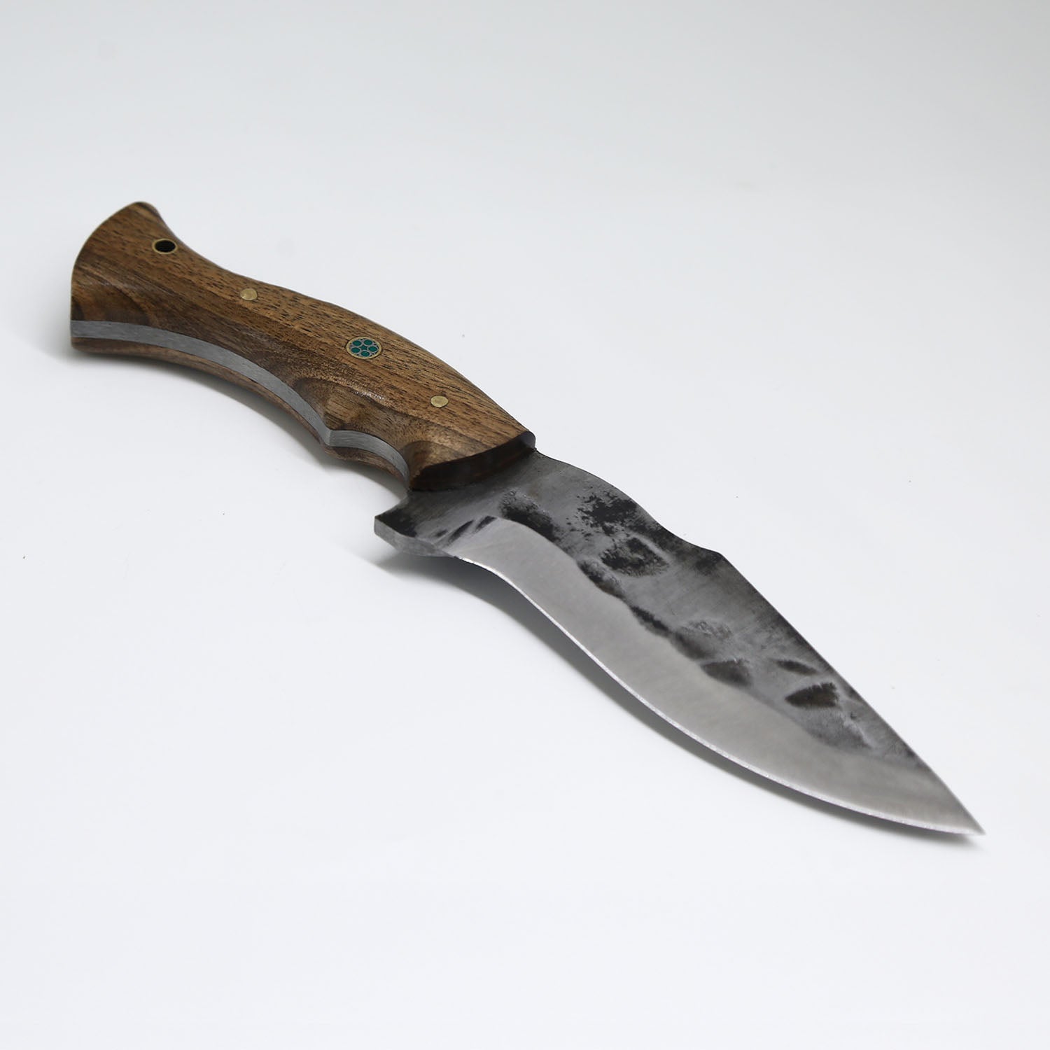 El Yapımı Av Bıçağı – 5160 Çelik, Ceviz Saplı, Deri Kılıflı Profesyonel Kamp & Outdoor Bıçağı